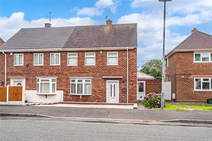 3 Bedroom Semi-detached House For Sale In Elmdon Road, Wolverhampton, West Midlands, WV10