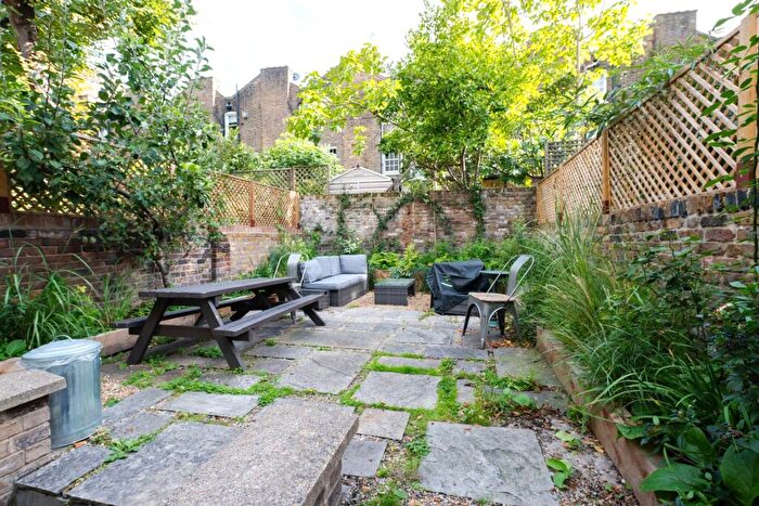 2 Bedroom Apartment For Sale In Greenland Road, Camden, NW1