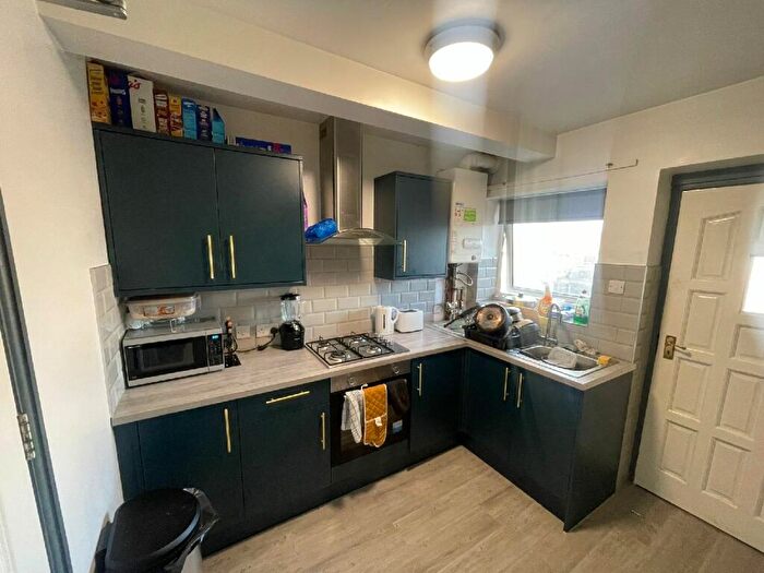 3 Bedroom Flat To Rent In Trent Bridge Build, Nottingham, Nottinghamshire, NG2