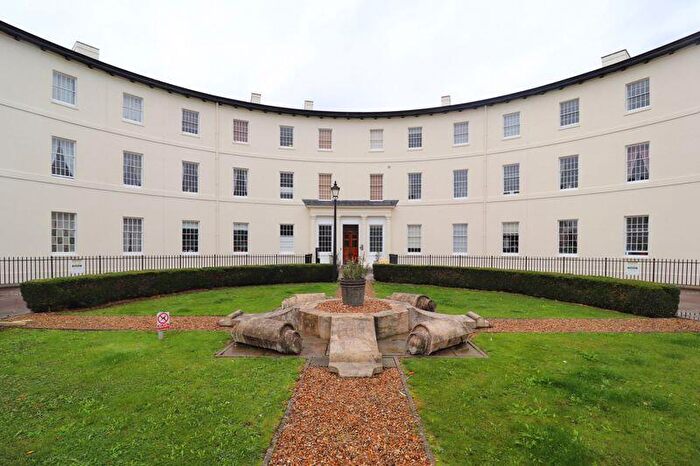 2 Bedroom Apartment To Rent In The Crescent, Gloucester, GL1