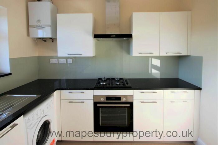 2 Bedroom Flat To Rent In Prout Grove, Neasden NW10