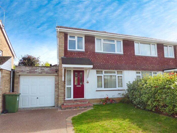 3 Bedroom Semi-Detached House For Sale In Allen Road, Hedge End, Southampton, SO30