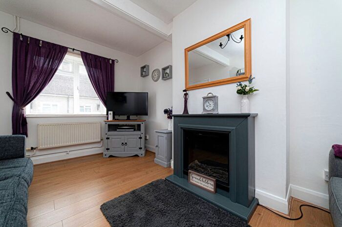 2 Bedroom Semi-Detached House For Sale In Windmill Road, Canterbury, CT1