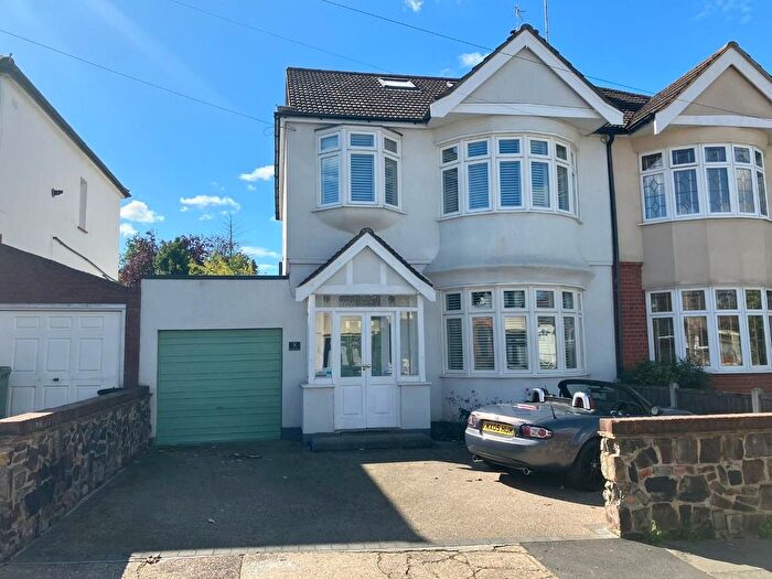 4 Bedroom Property To Rent In Bowden Drive, Hornchurch, RM11