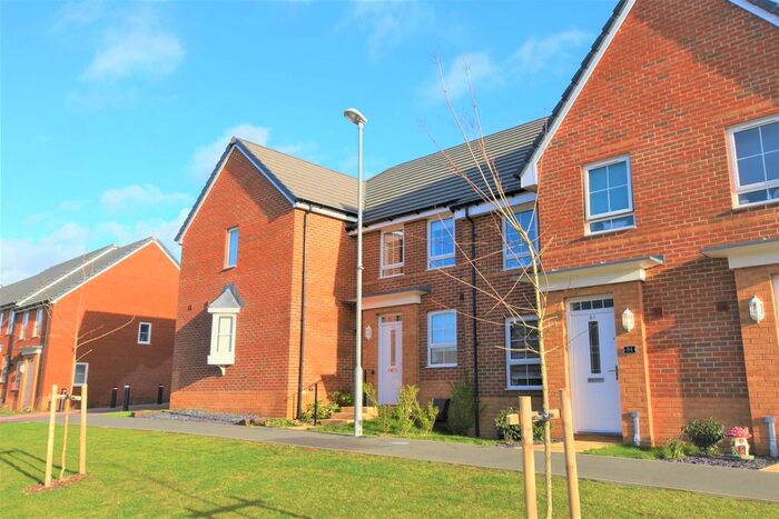 2 Bedroom Terraced House To Rent In Captains Parade, East Cowes, PO32