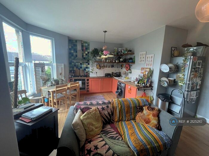 2 Bedroom Flat To Rent In Bath Road, Bristol, BS4