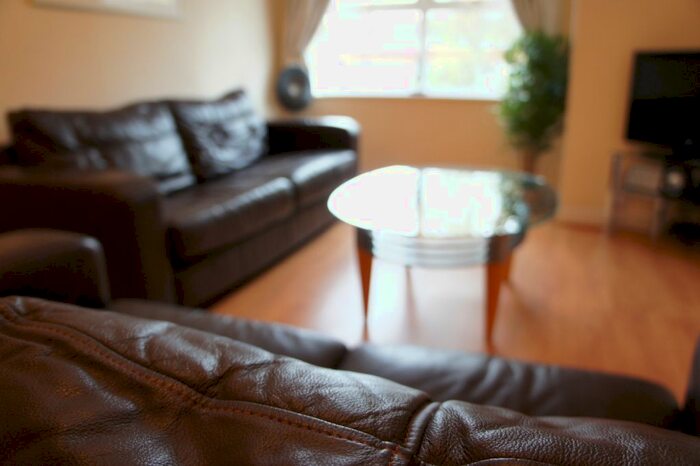 2 Bedroom Flat To Rent In Maple House, Chaple Road, Redhill, RH1