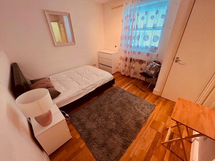 Studio To Rent In Avenue Road, Crouch End, N6