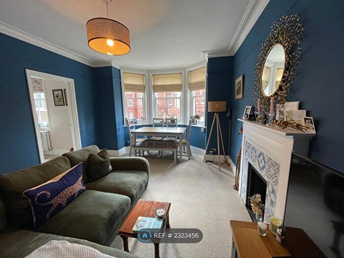 2 Bedroom Flat To Rent In Arnold Mansions, London, W14