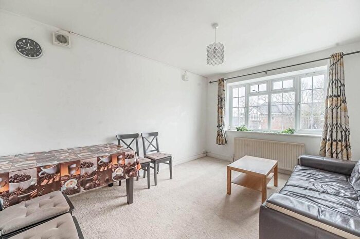 2 Bedroom Flat To Rent In Thurlby Close, Harrow, HA1