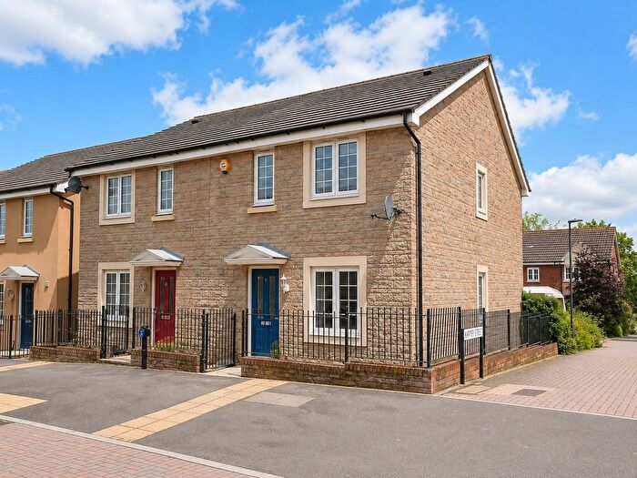 3 Bedroom End Of Terrace House To Rent In Bates Way, Swindon, SN2