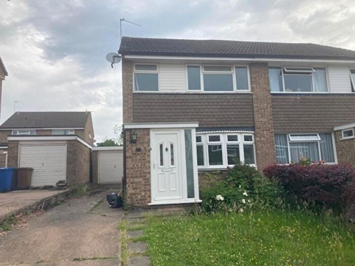 3 Bedroom Semi-Detached House To Rent In Bedroom Semi-Detached House, Prescot Close, Mickleover, DE3
