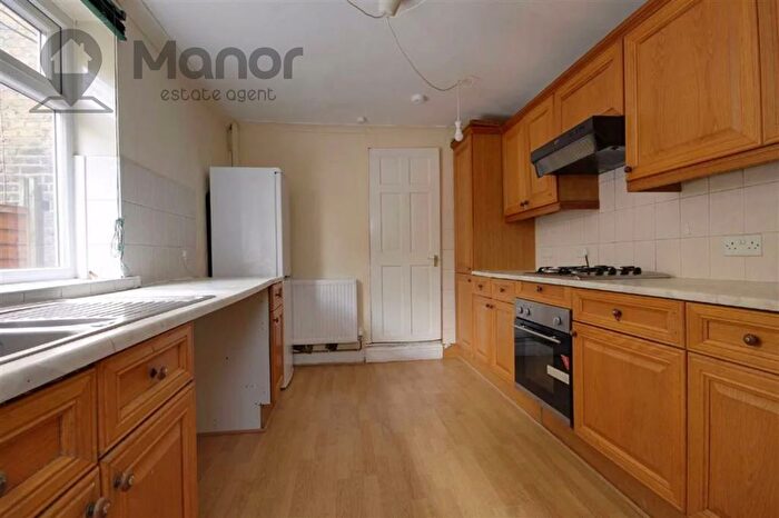 4 Bedroom Terraced House For Sale In Boundary Road, Plaistow, E13