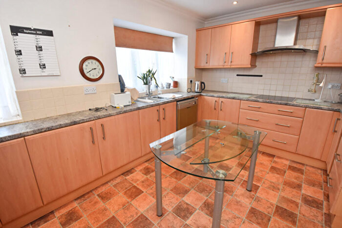 4 Bedroom Detached House For Sale In Bowers Avenue, Davyhulme, M41