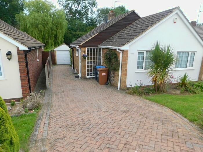 2 Bedroom Detached Bungalow To Rent In Brookside Crescent, Cuffley, Potters Bar, EN6