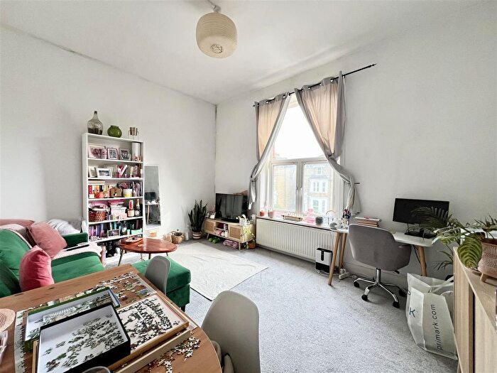 1 Bedroom Flat To Rent In Anerley Park, SE20