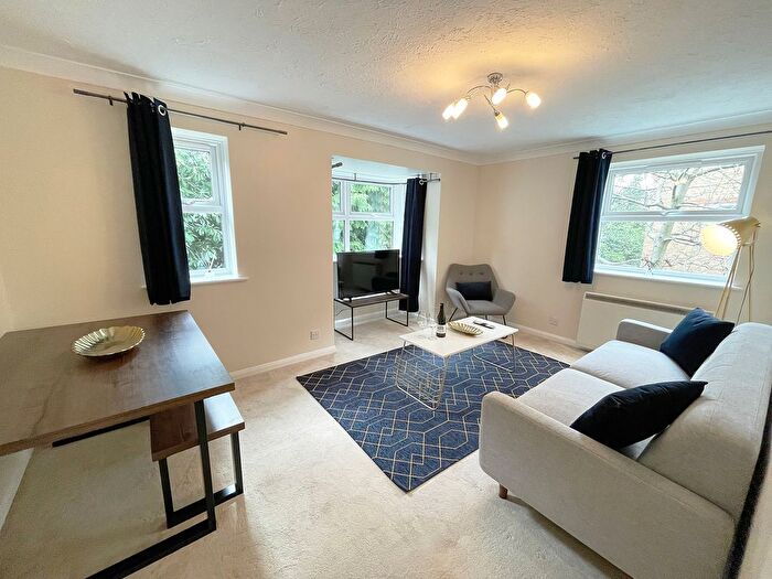 2 Bedroom Flat For Sale In Church Road West, Farnborough, GU14