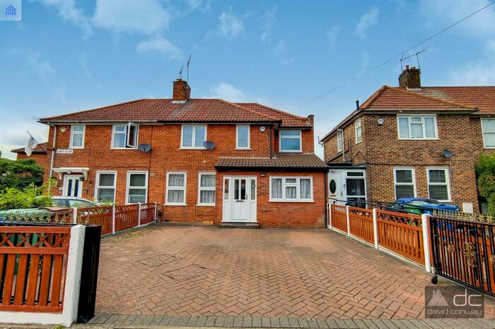 5 Bedroom Semi-Detached House To Rent In Cody Close, Harrow, HA3