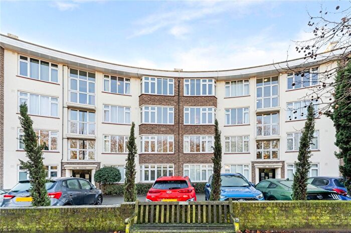 2 Bedroom Maisonette For Sale In The Grove, Winchester Road, St Margarets, TW1