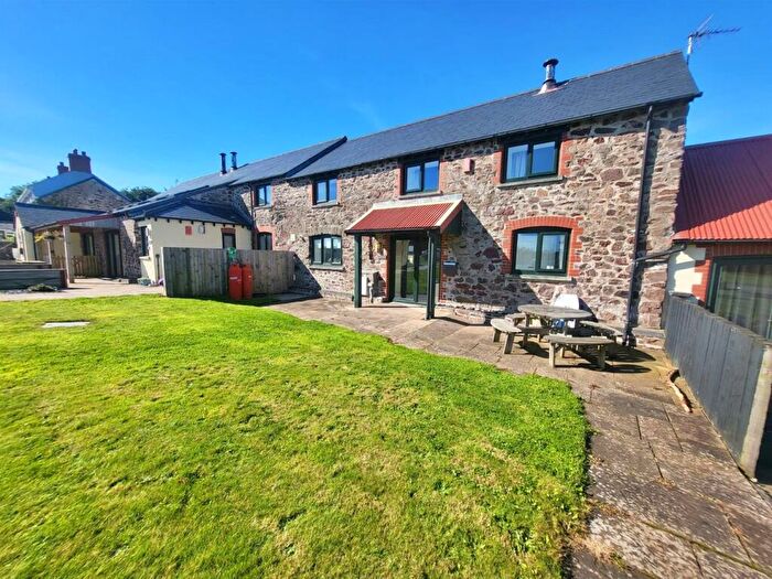 4 Bedroom Barn Conversion For Sale In Skerrybank, St. Ishmaels, Haverfordwest, SA62