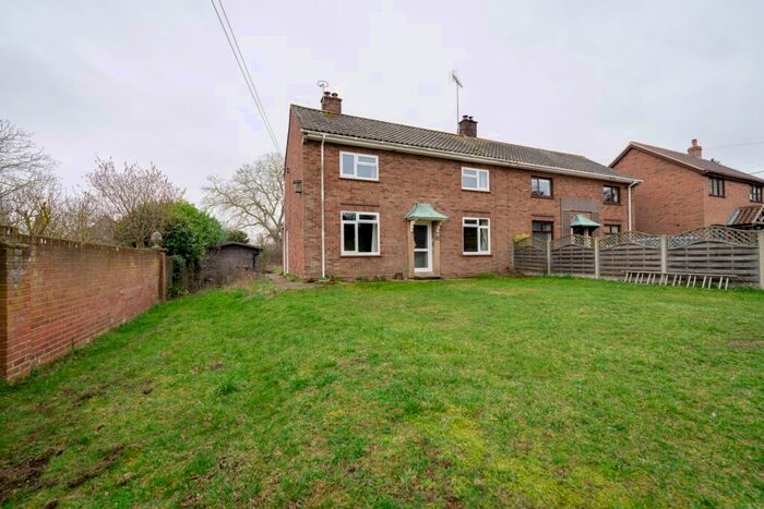 3 Bedroom Semi-Detached House For Sale In Ipswich Road, Newbourne, IP12