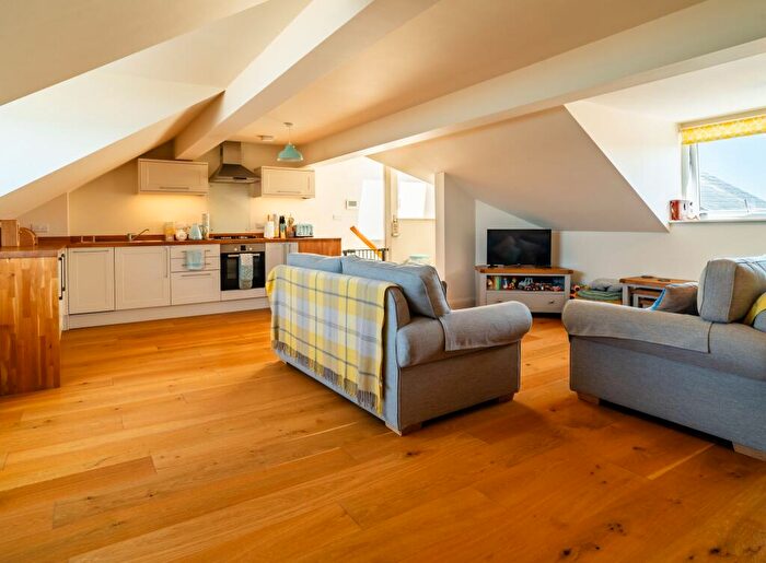 1 Bedroom Flat For Sale In Marine Parade, Tywyn, LL36