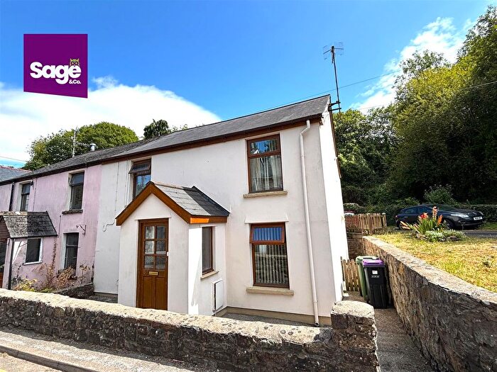 3 Bedroom Semi Detached House For Sale In Cwmynyscoy Road, Pontypool, NP4