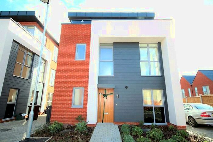 4 Bedroom Detached House To Rent In Gordon Carlton Gardens, Springfield, Chelmsford, CM1