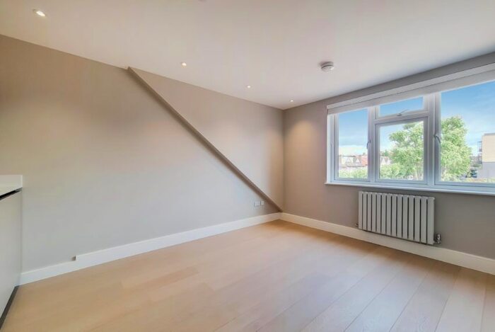 1 Bedroom Flat To Rent In The Drive, London, NW11