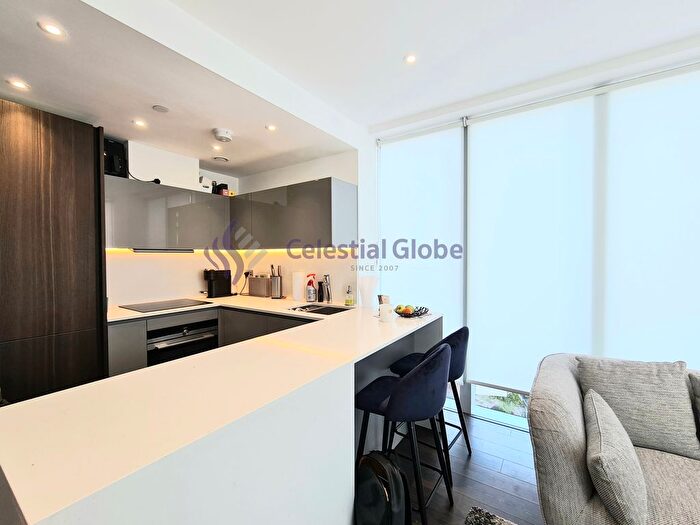 1 Bedroom Flat To Rent In Piazza Walk, London, E1