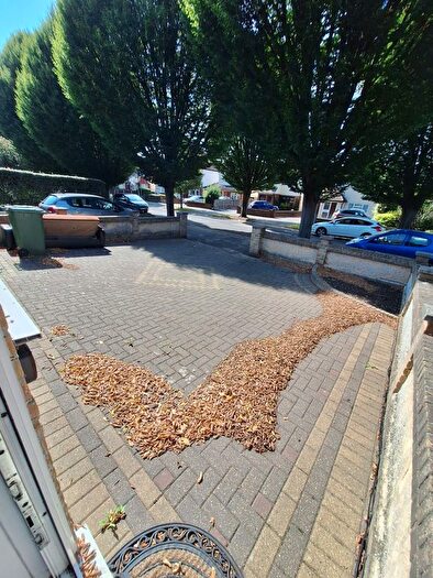 6 Bedroom Terraced House To Rent In Avenue Road, Harold Wood, Romford, RM3