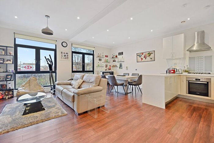 2 Bedroom Flat For Sale In The Runway, Ruislip, HA4