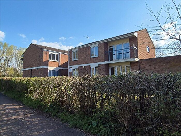 2 Bedroom Flat To Rent In Alder Close, Taunton, Somerset, TA1