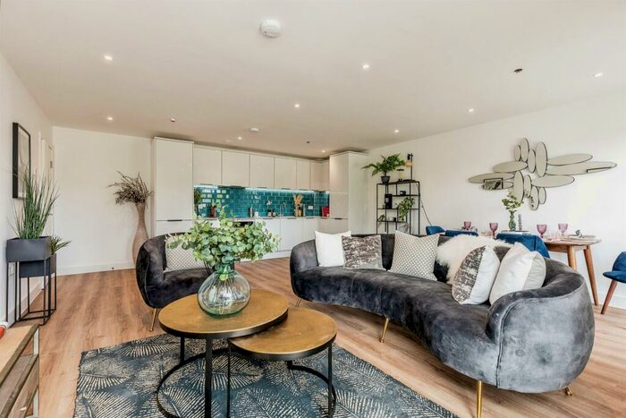 3 Bedroom Apartment For Sale In Martingale Way, Portishead, Bristol, BS20