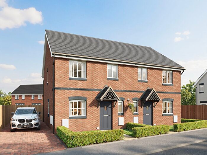 3 Bedroom Semi-Detached House For Sale In Ivy Crescent, Highbridge, TA9