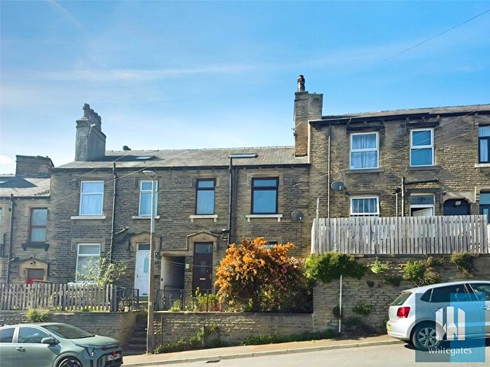 2 Bedroom Terraced House For Sale In Cowcliffe Hill Road, Cowcliffe, Huddersfield, HD2