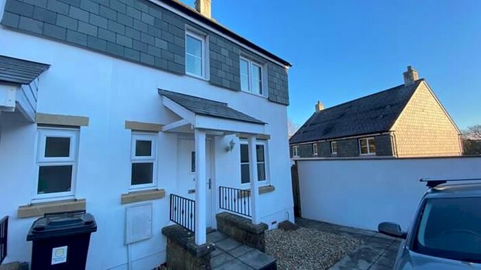 3 Bedroom Semi-Detached House To Rent In Carnglaze Close, Liskerrett Woods, PL14