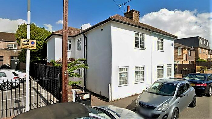 3 Bedroom Semi-Detached House To Rent In Heath Road, Hillingdon, Uxbridge UB10