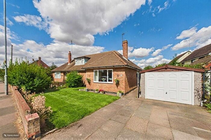 3 Bedroom Semi-Detached Bungalow For Sale In Valley Road, Loughborough, LE11