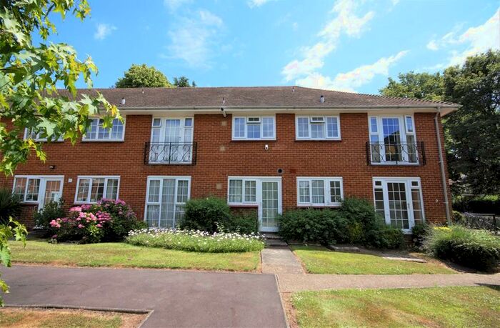 2 Bedroom Ground Maisonette To Rent In Barrowdene Close, Pinner, HA5