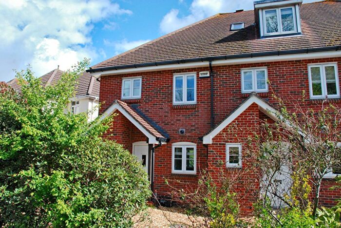2 Bedroom Terraced House For Sale In Ramley Road, Lymington, SO41