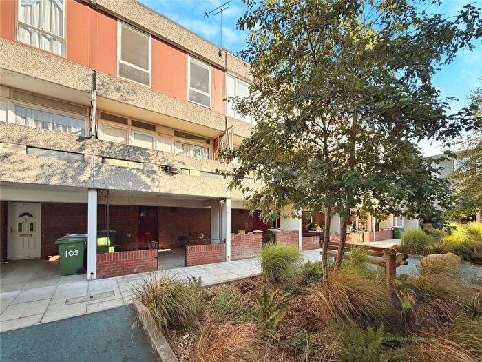 4 Bedroom Terraced House For Sale In Mangold Way, Erith, DA18