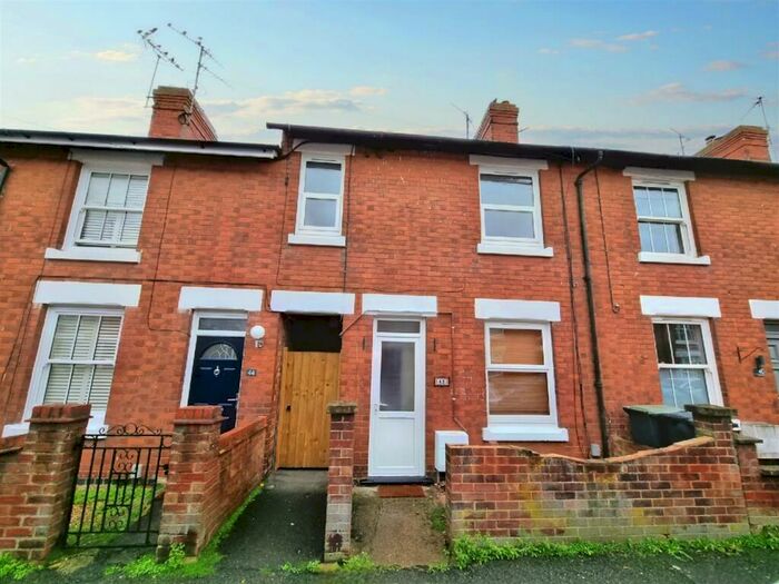 3 Bedroom Terraced House To Rent In Grove Street, Rushden, Northants, NN10