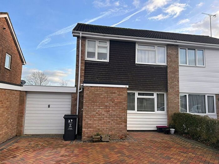 3 Bedroom Semi-Detached House For Sale In Conway Road, Swindon, SN3