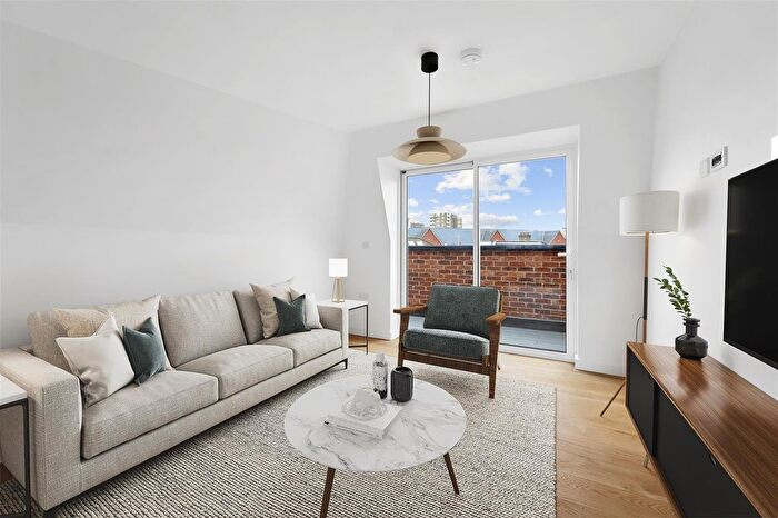 1 Bedroom Flat For Sale In Pound Lane, London, NW10