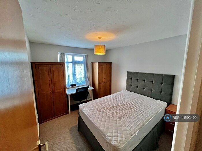1 Bedroom Flat To Rent In Catherine Court, Ilford, IG2