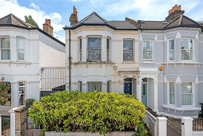 4 Bedroom End Terrace House For Sale In Elms Crescent, London, SW4