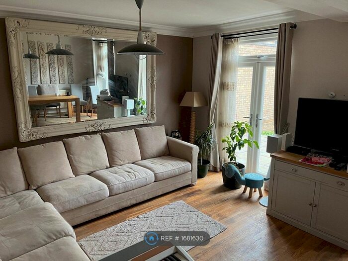 2 Bedroom Flat To Rent In Grange Road, London, W5