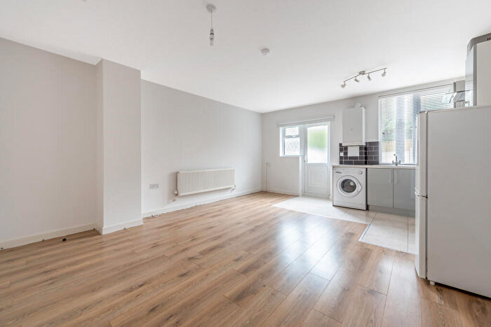 1 Bedroom Flat To Rent In Homesdale Road, Bromley, BR1