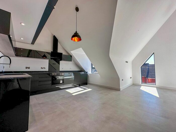 2 Bedroom Flat To Rent In The Gables, Blenheim Road, Lincoln, LN1